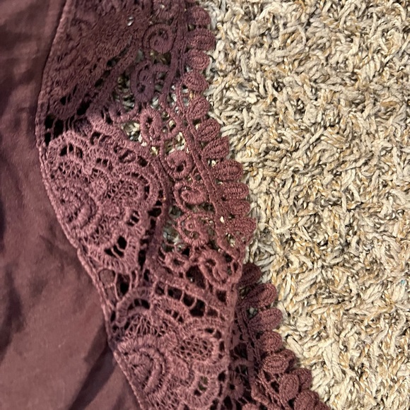 H&M Maroon loose short size 10 thick Lace Detail - Picture 2 of 6